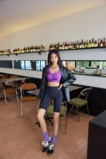 V-Design Zip-Front Sports Bra High-Support | Yoga | Gym - 24BS03 - Image 5